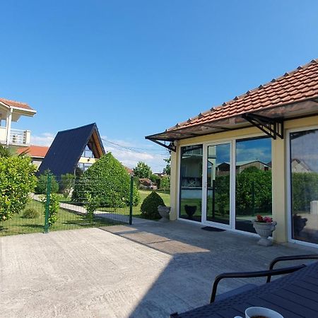 Cozzy Apartment Near The Aiport ポドゴリツァ エクステリア 写真