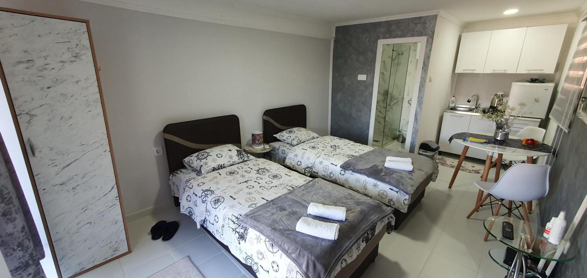 Cozzy Apartment Near The Aiport ポドゴリツァ エクステリア 写真