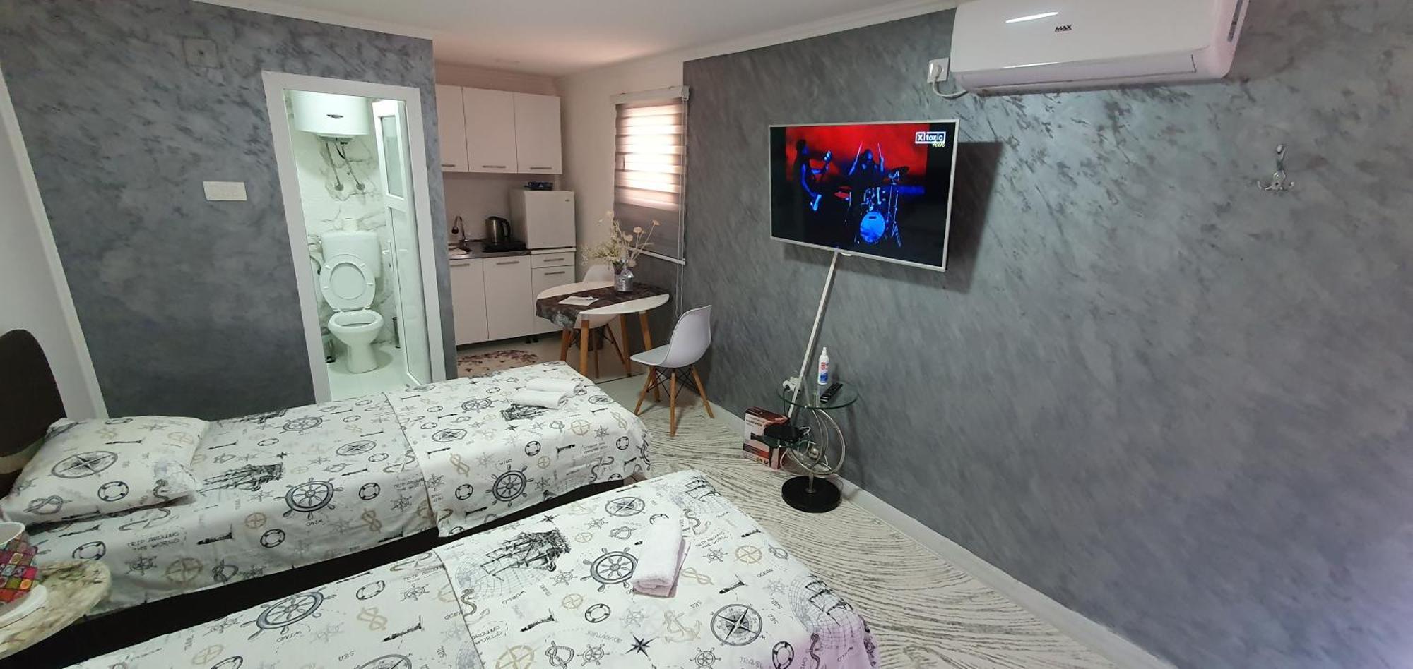 Cozzy Apartment Near The Aiport ポドゴリツァ エクステリア 写真